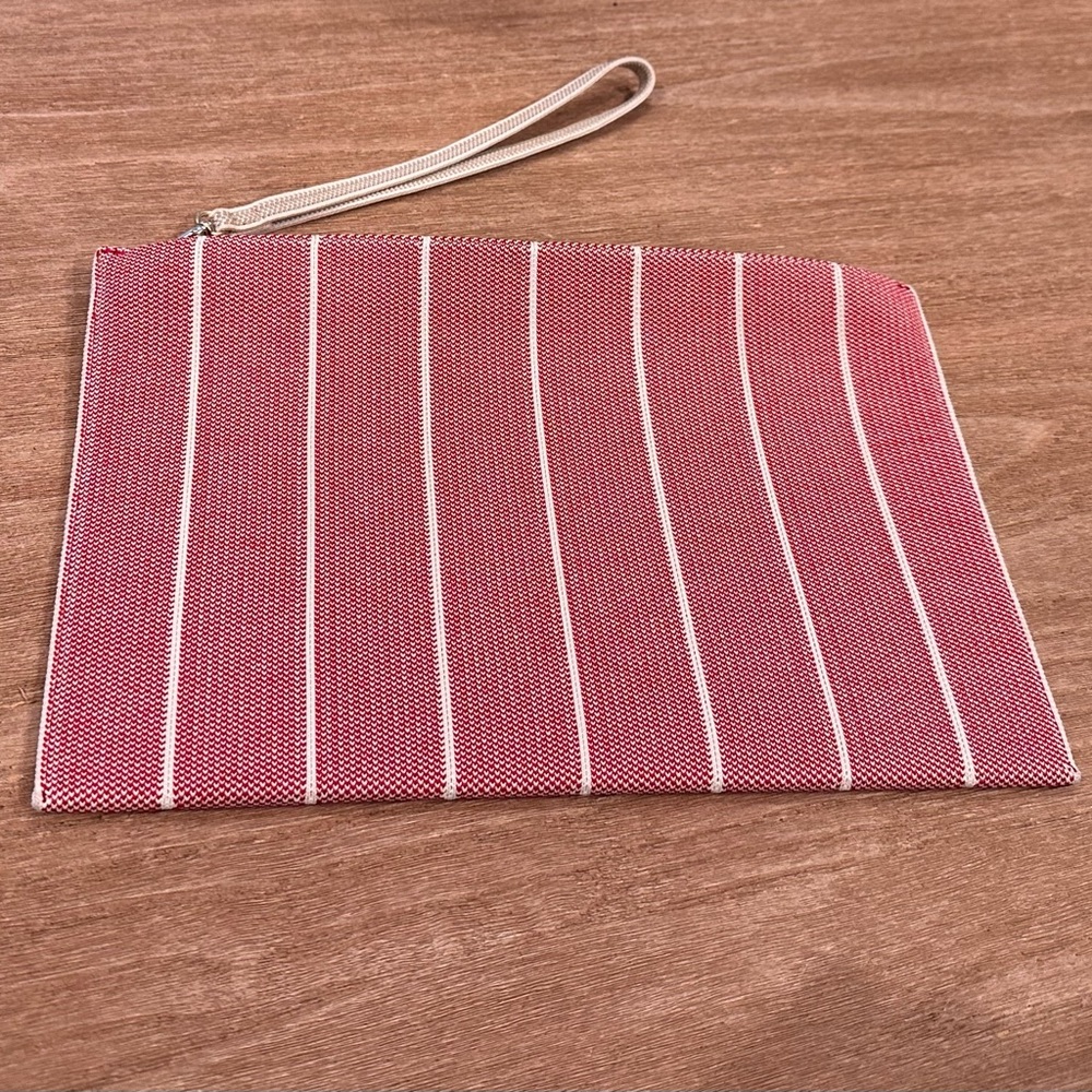 Rothy’s poppy stripe wristlet - excellent condition
